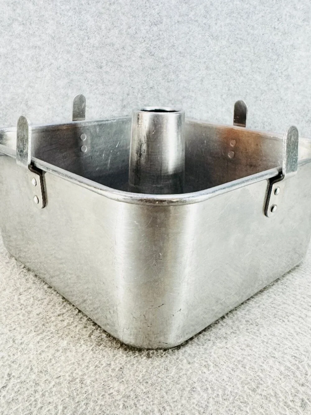 MIRRO 5395M Square Angel Food Cake Pan 9x9x4 Aluminum USA Vintage Cooling Legs